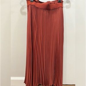 Aritzia babaton pleated skirt S
